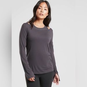 Athleta Essence Groove Top grey medium yoga athletic leisure sportswear NWT Med